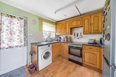 6 Heol Vaughan, Burry Port, SA16 0HF