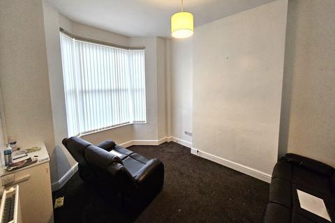 4 bedroom terraced house for sale, 9 Oakfield Road, Balsall Heath, Birmingham, West Midlands, B12 9PX