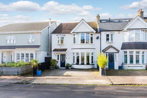 3 bedroom semi-detached house for sale, Southsea Avenue, Leigh-on-sea, SS9