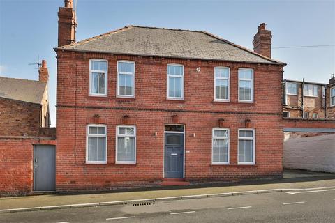 3 bedroom detached house for sale, Moorland Road, Scarborough