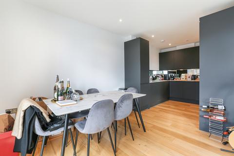 3 bedroom apartment to rent, Webber Street, London SE1