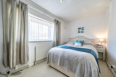 2 bedroom terraced house for sale, Oakdene, Woking GU24