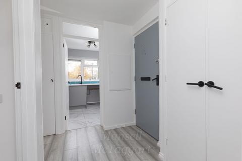 1 bedroom flat for sale, Green Walk, Crawley RH10