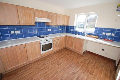 3 bedroom semi-detached house to rent, Wains Close, Buxton