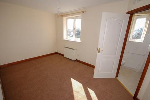 3 bedroom semi-detached house to rent, Wains Close, Buxton