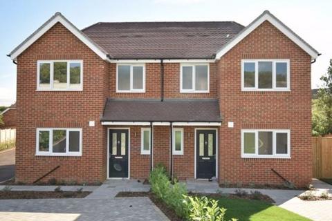 3 bedroom house to rent, Dynes Road, Kemsing, Sevenoaks