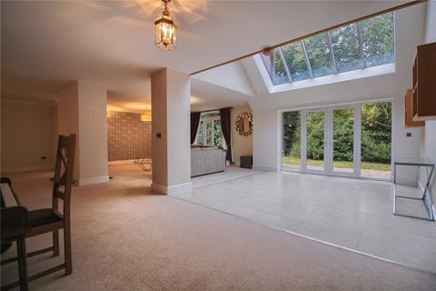 5 bedroom detached house to rent, Leven Road, Yarm