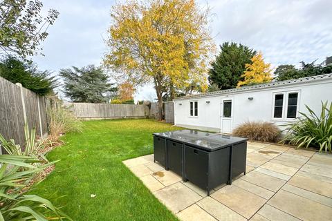 12 The Drive, Wraysbury, Staines, TW19 5ES