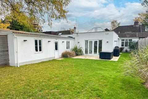 5 bedroom semi-detached bungalow for sale, Wraysbury, Berkshire