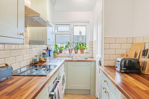 2 bedroom flat for sale, Grange Road, Plaistow, London, E13 0EE