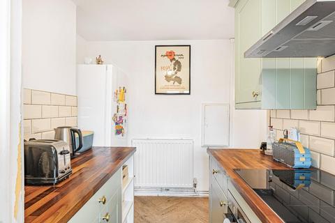 2 bedroom flat for sale, Grange Road, Plaistow, London, E13 0EE