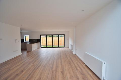 2 bedroom house to rent, Edelney Close, East Finchley