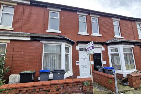 3 bedroom terraced house to rent, Portland Road, Blackpool, FY1