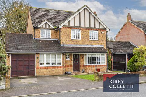 4 bedroom detached house to rent, Crabtree Walk, Broxbourne