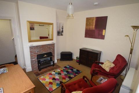 2 bedroom flat to rent, Harriet House, Flat 1A, R/O 83 High Street