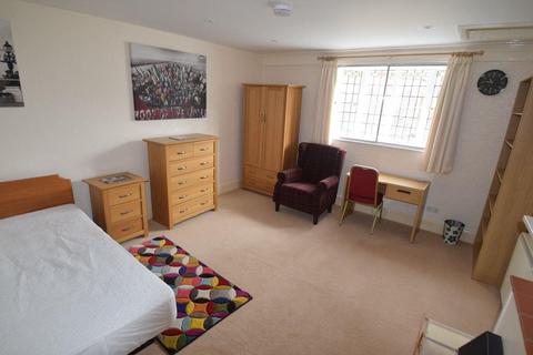 2 bedroom flat to rent, Harriet House, Flat 1A, R/O 83 High Street