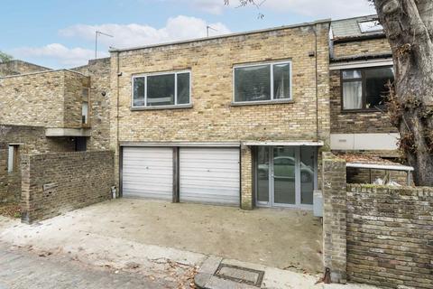 2 bedroom flat to rent, Murray Mews, London NW1