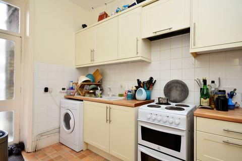 2 bedroom flat to rent, Prince of Wales Drive, Battersea, London, SW11