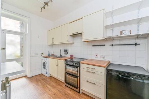 2 bedroom flat to rent, Prince of Wales Drive, Battersea, London, SW11