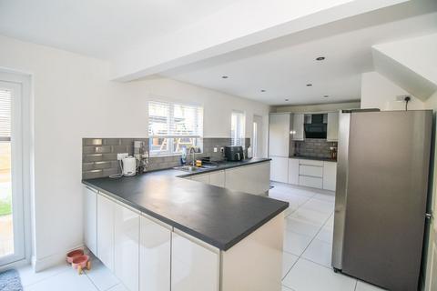 4 bedroom detached house to rent, Kimberley, Teal Farm, Washington, Tyne and Wear, NE38