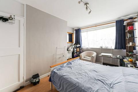 3 bedroom flat for sale, Lupus Street, Pimlico, London, SW1V