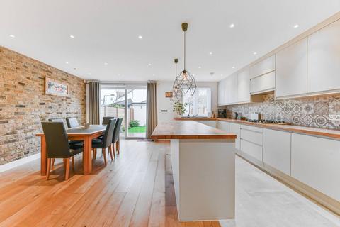 4 bedroom terraced house for sale, Chilmark Road, Streatham Vale, London, SW16