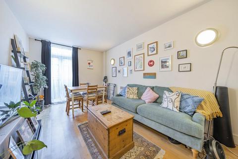 1 bedroom flat for sale, Southampton Way, Camberwell SE5