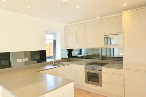 2 bedroom house to rent, Edeleny Close, East Finchley, London, N2