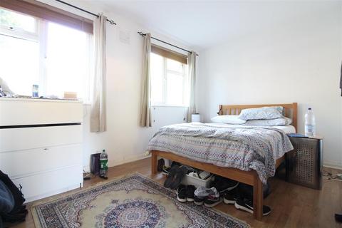 2 bedroom flat to rent, Queensbridge Road, London