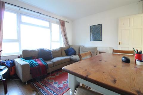 2 bedroom flat to rent, Queensbridge Road, London