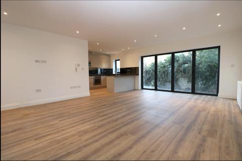 2 bedroom detached house to rent, East Finchley  N2