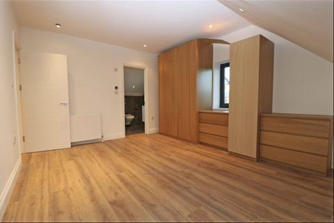 2 bedroom detached house to rent, East Finchley  N2