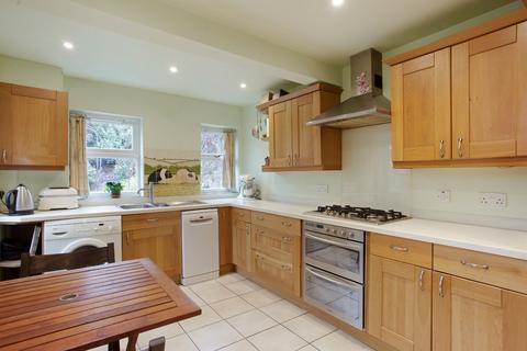 2 Claxton Grove, London, W6 8HF