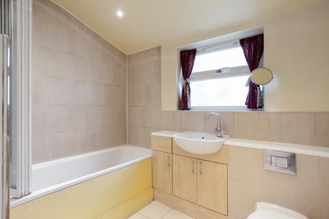 2 Claxton Grove, London, W6 8HF