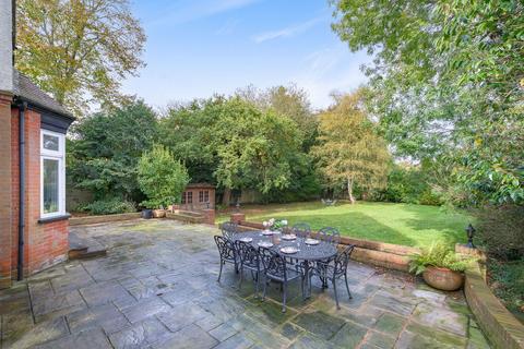 5 bedroom detached house for sale, Queens Park Road, Caterham CR3