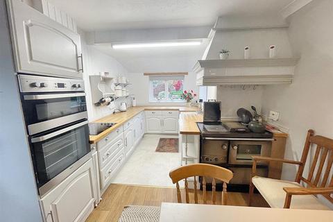 4 bedroom chalet for sale, Butchers Lane, Pattishall