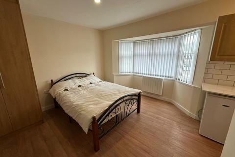 1 bedroom flat to rent, Hayes, UB3