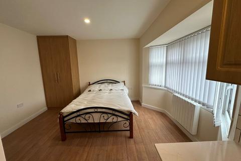 1 bedroom flat to rent, Hayes, UB3