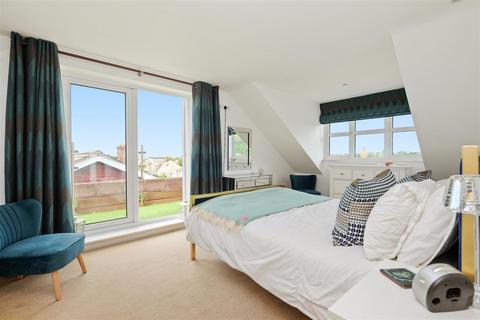 5 bedroom detached house for sale, Gordon Road, Whitstable