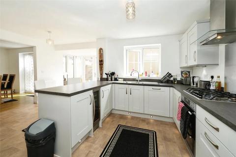 4 bedroom detached house to rent, Harvest Way, Thornbury, BS35