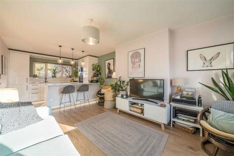 2 bedroom flat for sale, Pitfield Street, London N1