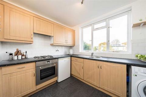 1 bedroom flat for sale, Ferry Road, Teddington TW11