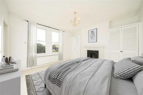 1 bedroom flat for sale, Ferry Road, Teddington TW11