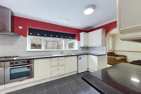 6 bedroom semi-detached house to rent, Willingdon Road, Brighton