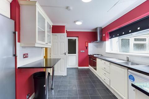 6 bedroom semi-detached house to rent, Willingdon Road, Brighton