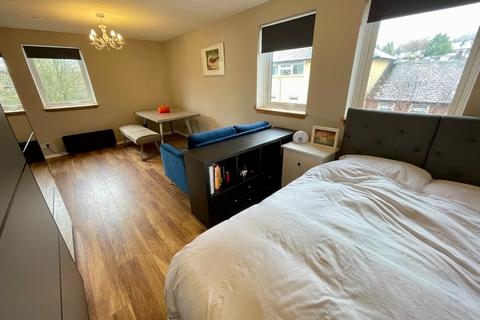 Studio for sale, Gadsby Court, Wellington Street, Luton, Bedfordshire, LU1 5AE