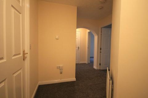 2 bedroom flat to rent, Loriners Grove, Walsall, WS1