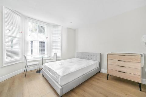 Studio to rent, St Petersburgh Pl, London W2