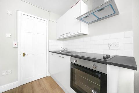 Studio to rent, St Petersburgh Pl, London W2