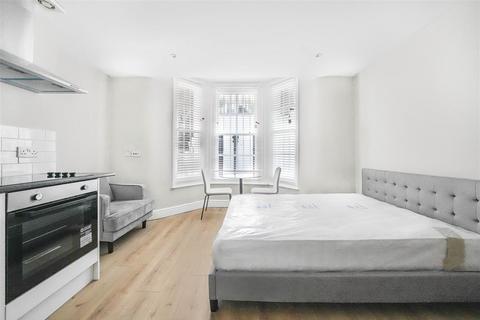 Studio to rent, St Petersburgh Pl, London W2